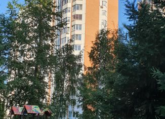 Продажа 2-ком. квартиры, 53 м2, Москва, Беловежская улица, 71, станция Немчиновка