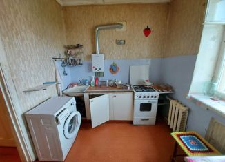 Продам трехкомнатную квартиру, 56 м2, Кумертау, 1-й Комсомольский переулок, 3