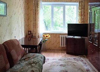 Трехкомнатная квартира на продажу, 57.6 м2, Саратовская область, проспект имени 50 лет Октября, 15