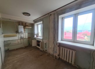 Продам 3-ком. квартиру, 58 м2, Альметьевск, проспект Габдуллы Тукая, 31