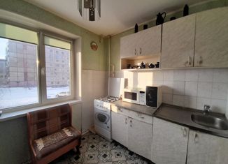 Продается 2-комнатная квартира, 48.8 м2, Магнитогорск, улица Ворошилова, 35
