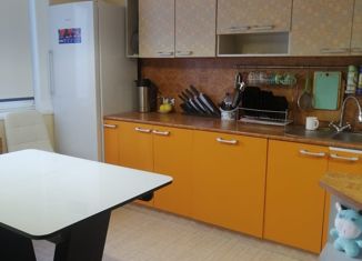 Продается 4-комнатная квартира, 90.6 м2, Озёрск, улица Дзержинского, 32