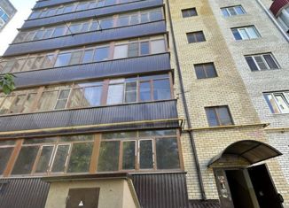 Продаю двухкомнатную квартиру, 86 м2, Карачаево-Черкесия, улица Космонавтов, 41В
