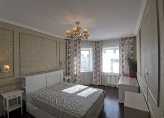 Продается 2-комнатная квартира, 70.6 м2, Тюменская область, улица Мира, 95
