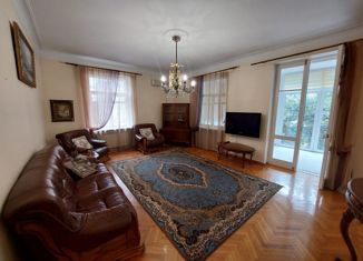 Продается трехкомнатная квартира, 122.5 м2, Крым, Садовая улица, 9