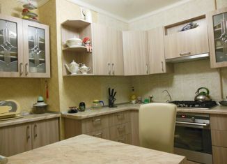 Продается 2-комнатная квартира, 56 м2, Лермонтов, улица Шумакова, 3к2