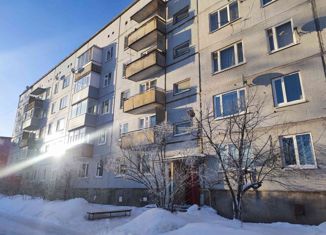 Продается трехкомнатная квартира, 60.3 м2, городское поселение Город Сокол, улица Шатенево, 71