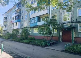 Продаю двухкомнатную квартиру, 44 м2, Омск, улица Блюхера, 12