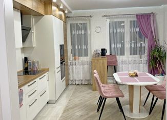 Продается двухкомнатная квартира, 72.6 м2, Тюмень, улица Федюнинского, 64к1