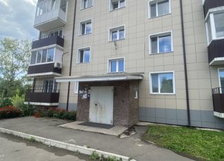 Трехкомнатная квартира на продажу, 104.8 м2, поселок городского типа Шушенское, 4-й микрорайон, 10Б