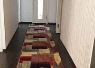 Продаю четырехкомнатную квартиру, 81.5 м2, Махачкала, улица Гаджи Алибегова, 48А, Кировский район