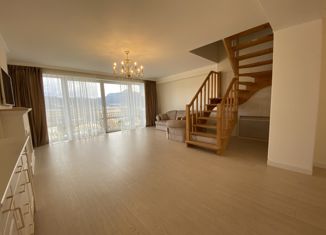 Продам четырехкомнатную квартиру, 110 м2, Судак, Гвардейская улица, 3