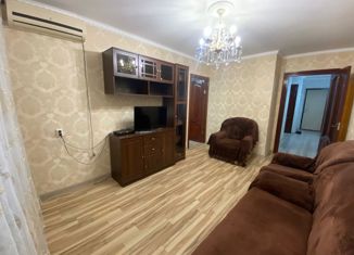 Продажа 3-ком. квартиры, 57 м2, Адыгейск, проспект Ленина, 2