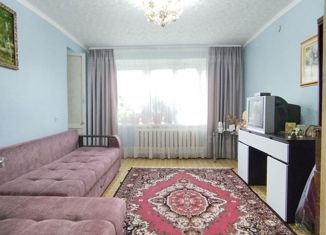 Продаю 2-ком. квартиру, 50 м2, Салават, улица Чапаева, 28