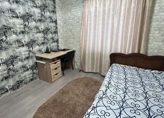 Продам двухкомнатную квартиру, 52 м2, Жуковка, улица Карла Либкнехта, 2