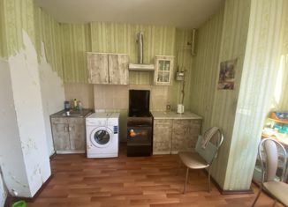 Продаю 2-комнатную квартиру, 54 м2, Великие Луки, Холмская улица, 18