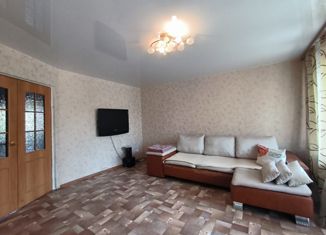 Продается трехкомнатная квартира, 60 м2, село Марково, улица Чумакова, 22