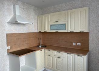 Продаю 1-комнатную квартиру, 37.4 м2, Чебоксары, ЖК Солнечный Парк, улица писателя Лаврентия Таллерова, 28