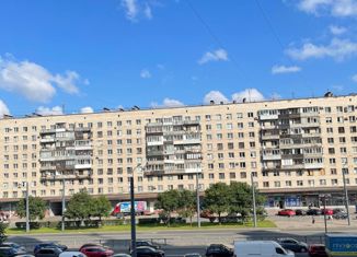 Продаю 3-комнатную квартиру, 72.2 м2, Санкт-Петербург, метро Международная, проспект Славы, 21