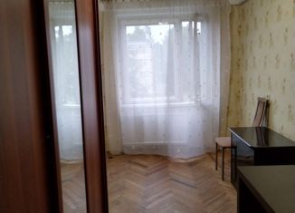 Продаю 4-ком. квартиру, 74 м2, Санкт-Петербург, улица Есенина, 32к2, муниципальный округ Сергиевское