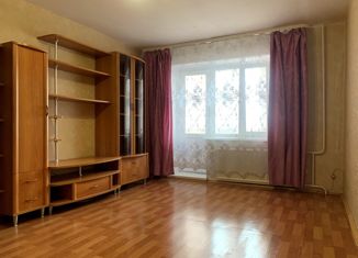 Продается 1-комнатная квартира, 37 м2, Новгородская область, улица Кочетова, 32