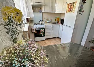 Продаю 3-ком. квартиру, 56.9 м2, посёлок Ува, улица Ленина, 57