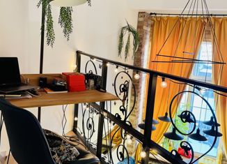 Продам 2-комнатную квартиру, 35 м2, Москва, улица Клары Цеткин, 18к3, улица Клары Цеткин