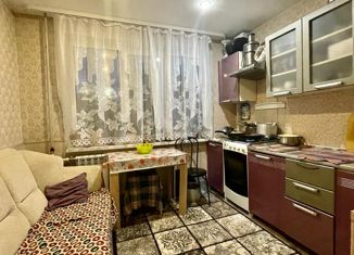 Продажа 5-комнатной квартиры, 107 м2, Гатчина, улица Красных Военлётов, 2