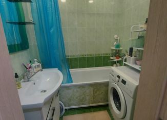 Продам 2-комнатную квартиру, 50.5 м2, Арсеньев, улица Островского, 7