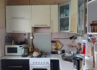 Продам 3-комнатную квартиру, 65.2 м2, посёлок городского типа Чишмы, Коммунистическая улица, 1