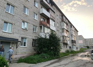 Продажа трехкомнатной квартиры, 57.6 м2, Березники, улица Черняховского, 55