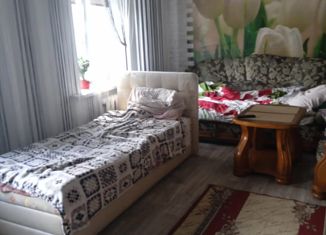 Продается двухкомнатная квартира, 49 м2, посёлок Октябрьский, Советская улица, 3/2