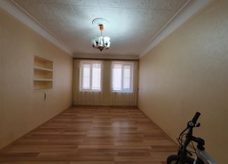 Продаю 3-ком. квартиру, 62.8 м2, поселок городского типа Афипский, Школьная улица, 103