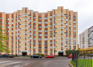 Продажа трехкомнатной квартиры, 68.2 м2, Санкт-Петербург, метро Комендантский проспект, проспект Королёва, 32к2