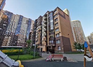 Продам 1-комнатную квартиру, 32.3 м2, Кудрово, Областная улица, 5к5, ЖК Новый Оккервиль