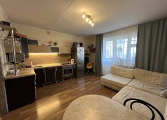 Продажа 2-ком. квартиры, 60 м2, Челябинск, улица Котина, 21, Тракторозаводский район