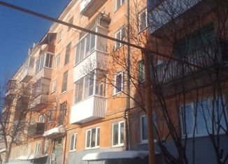 Продаю 3-ком. квартиру, 54 м2, Кировград, улица Калинина, 9