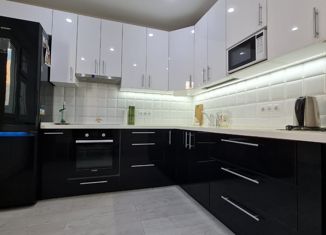 Продам 2-ком. квартиру, 58 м2, Мытищи, улица Борисовка, 20