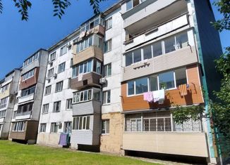 Продается 3-ком. квартира, 59 м2, Приморский край, улица Орджоникидзе, 38