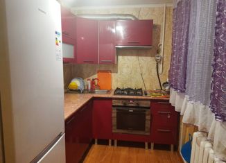 Сдаю 2-ком. квартиру, 52 м2, Советск, улица Бурова, 13