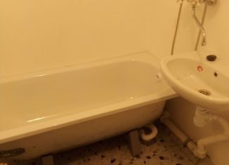 Продаю 2-ком. квартиру, 54.8 м2, Еманжелинск, улица Энгельса, 22А