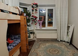 Комната на продажу, 90 м2, Нижневартовск, улица Чапаева, 93А