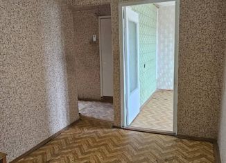 Продается 3-комнатная квартира, 61 м2, Новотроицк, Советская улица, 92