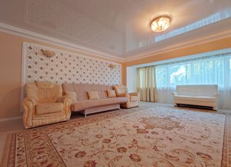 Трехкомнатная квартира на продажу, 133 м2, Алушта, Чатырдагская улица, 1А