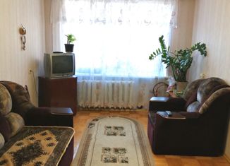 Продаю двухкомнатную квартиру, 57 м2, Ижевск, улица Коммунаров, 349, жилой район Север