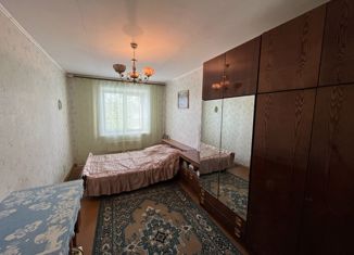 Продается трехкомнатная квартира, 57.9 м2, Кемеровская область, Комсомольская улица, 65