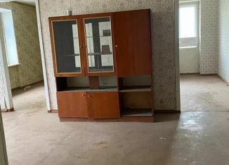 Продам четырехкомнатную квартиру, 62 м2, Каменск-Шахтинский, улица Гагарина, 81