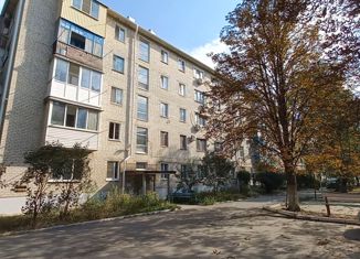 Продам 2-комнатную квартиру, 44 м2, Гулькевичи, микрорайон Западный, 3