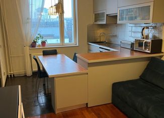 Продам двухкомнатную квартиру, 72 м2, Санкт-Петербург, улица Беринга, 1, улица Беринга