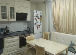 Продаю однокомнатную квартиру, 38 м2, Новочебоксарск, улица Воинов-Интернационалистов, 8